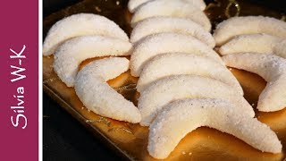 Vanillekipferl  Plätzchen  Weihnachtsplätzchen [upl. by Yznel]